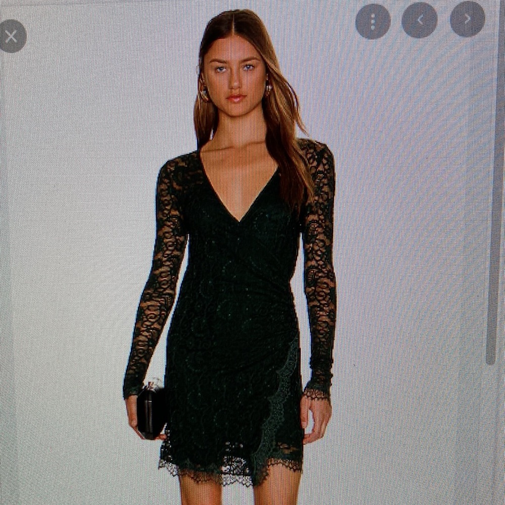 Free People Pearl Lace mini dress size xs, color : hunter green.